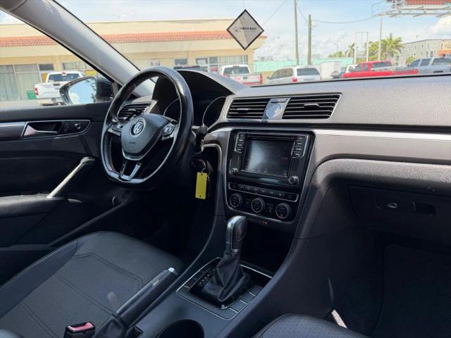 2017 Volkswagen Passat 1.8T R-Line