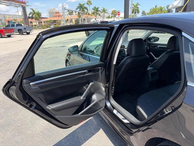 2017 Volkswagen Passat 1.8T R-Line