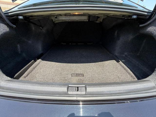 2017 Volkswagen Passat 1.8T R-Line