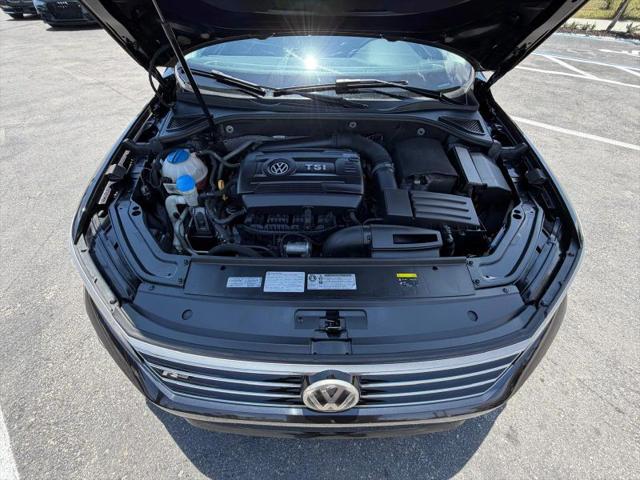 2017 Volkswagen Passat 1.8T R-Line