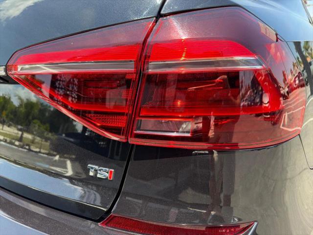 2017 Volkswagen Passat 1.8T R-Line