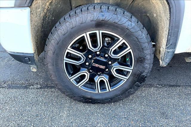2023 GMC Sierra 2500HD 4WD Crew Cab Standard Bed AT4