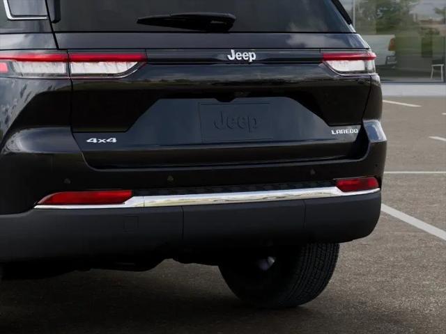 2026 Jeep Grand Cherokee Laredo 4x4