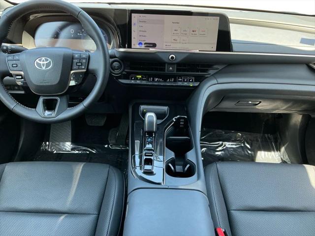 2025 Toyota Crown Signia XLE