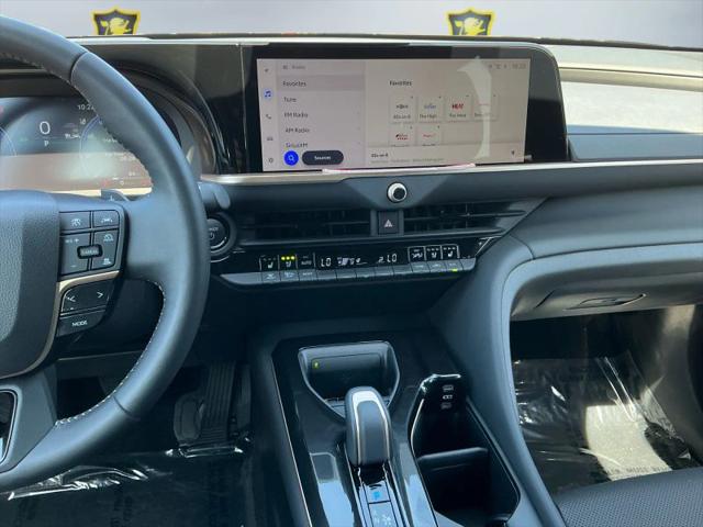 2025 Toyota Crown Signia XLE