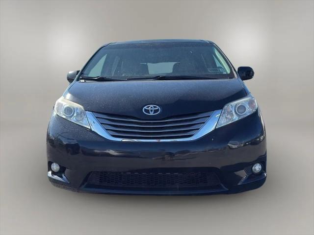 2015 Toyota Sienna XLE 8 Passenger