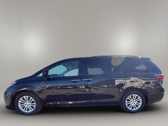 2015 Toyota Sienna XLE 8 Passenger