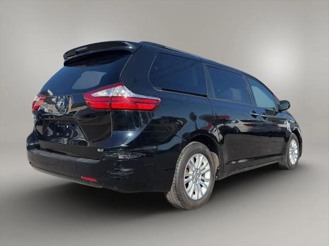 2015 Toyota Sienna XLE 8 Passenger