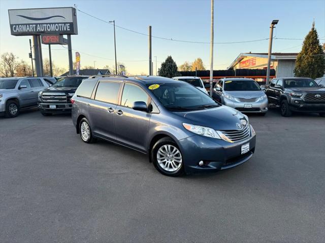 2017 Toyota Sienna XLE 8 Passenger