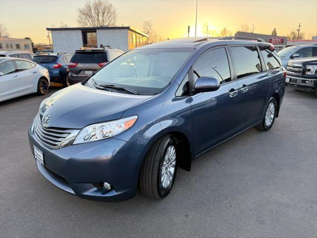 2017 Toyota Sienna XLE 8 Passenger