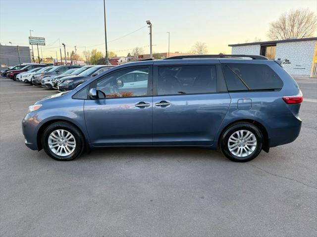 2017 Toyota Sienna XLE 8 Passenger