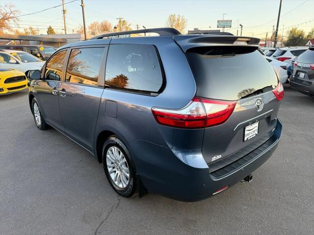 2017 Toyota Sienna XLE 8 Passenger