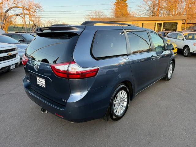 2017 Toyota Sienna XLE 8 Passenger