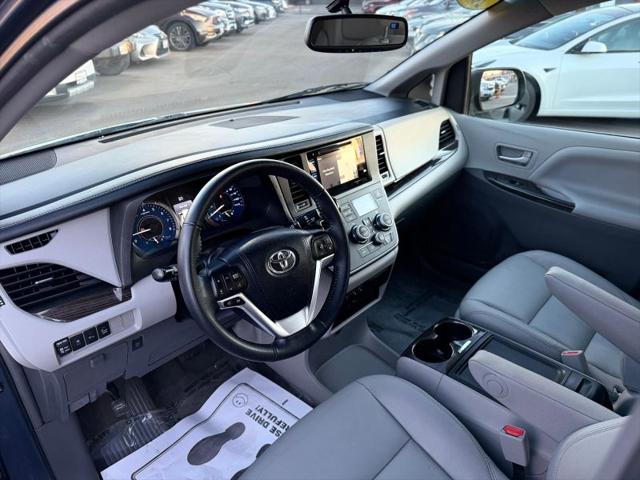 2017 Toyota Sienna XLE 8 Passenger