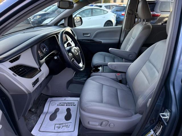 2017 Toyota Sienna XLE 8 Passenger
