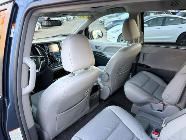 2017 Toyota Sienna XLE 8 Passenger