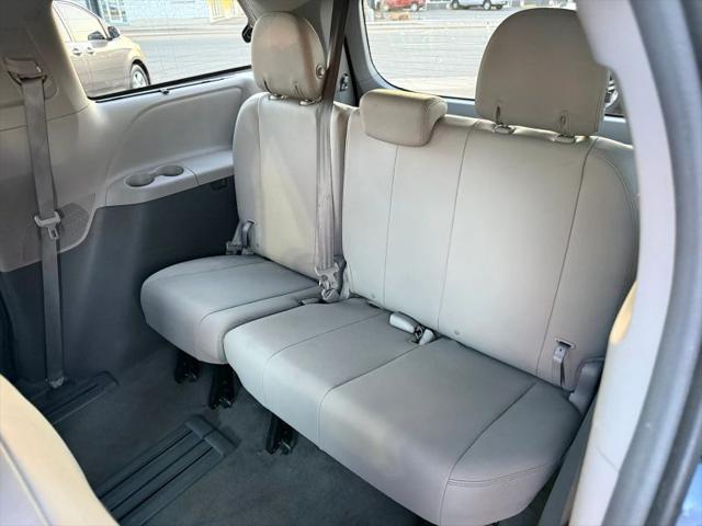 2017 Toyota Sienna XLE 8 Passenger