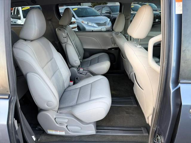 2017 Toyota Sienna XLE 8 Passenger