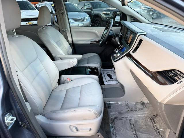 2017 Toyota Sienna XLE 8 Passenger