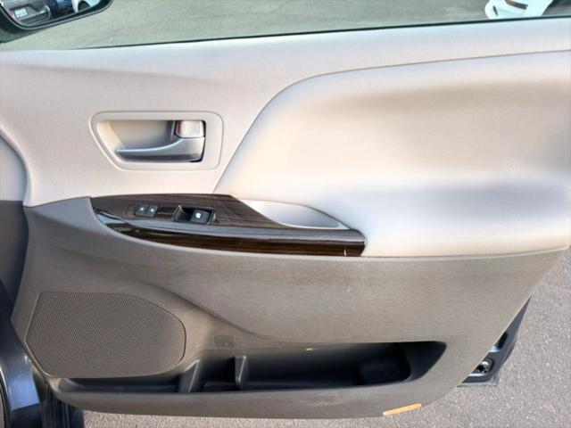 2017 Toyota Sienna XLE 8 Passenger