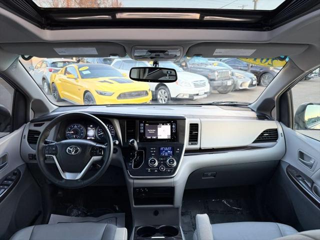 2017 Toyota Sienna XLE 8 Passenger