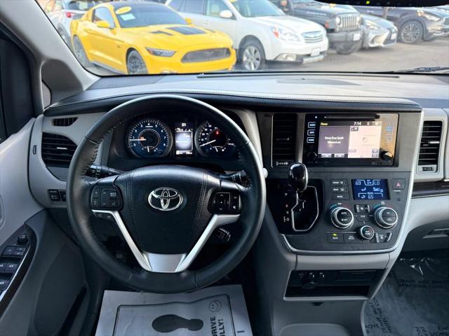2017 Toyota Sienna XLE 8 Passenger