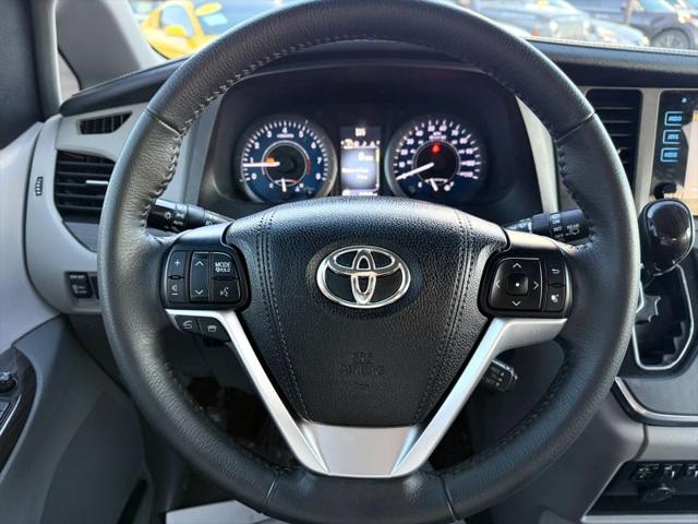 2017 Toyota Sienna XLE 8 Passenger