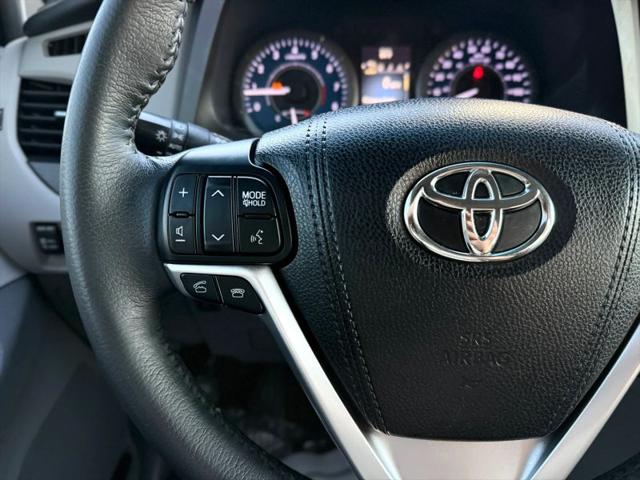 2017 Toyota Sienna XLE 8 Passenger