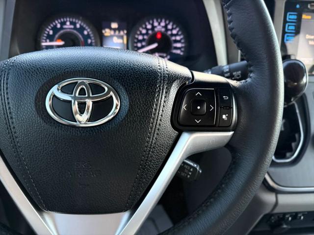 2017 Toyota Sienna XLE 8 Passenger