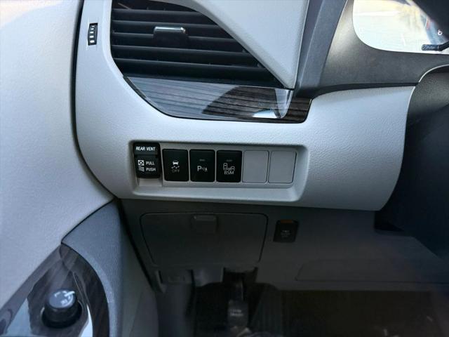 2017 Toyota Sienna XLE 8 Passenger