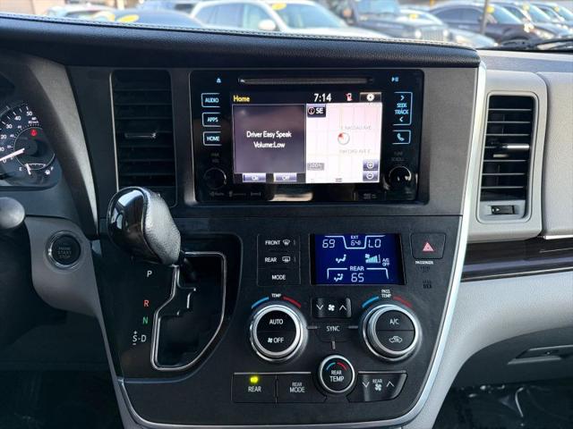 2017 Toyota Sienna XLE 8 Passenger