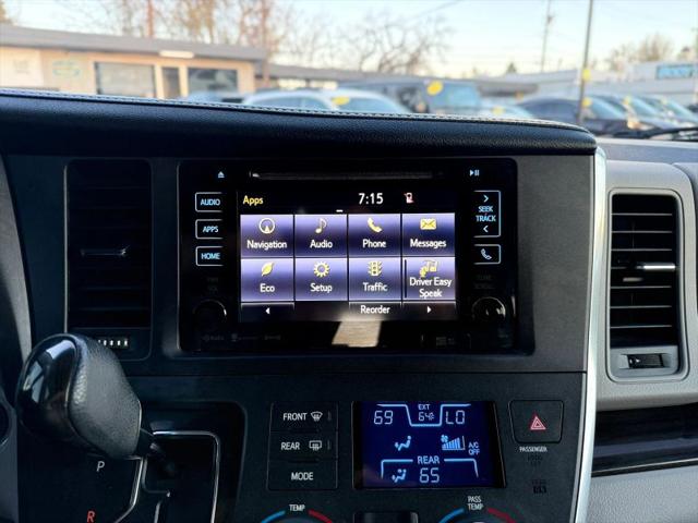 2017 Toyota Sienna XLE 8 Passenger