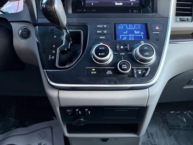 2017 Toyota Sienna XLE 8 Passenger