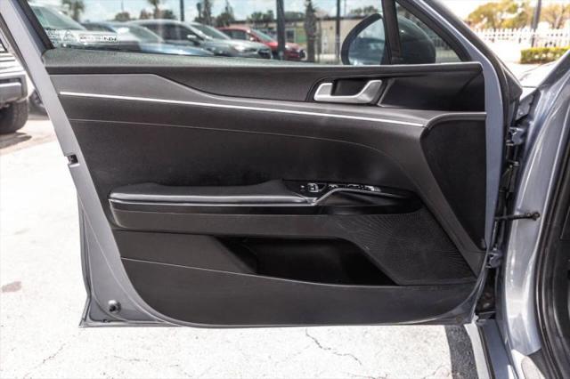 2023 Kia K5 LXS