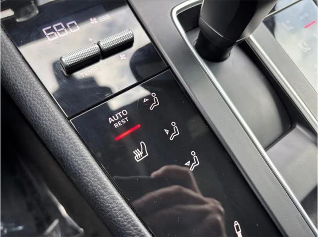2023 Porsche Macan T