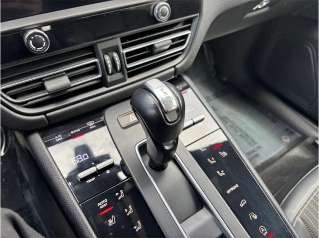 2023 Porsche Macan T