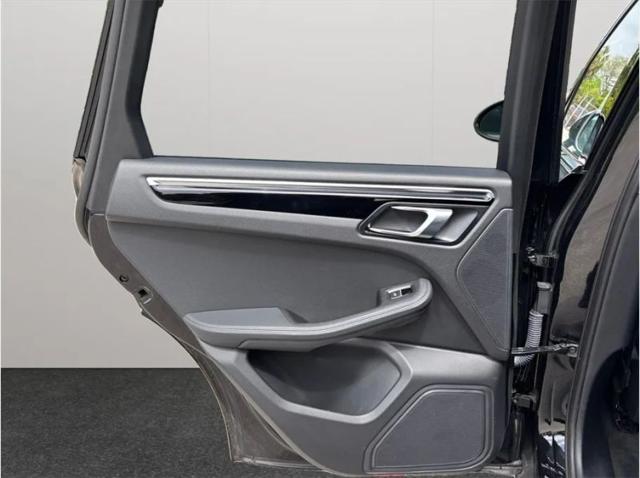 2023 Porsche Macan T