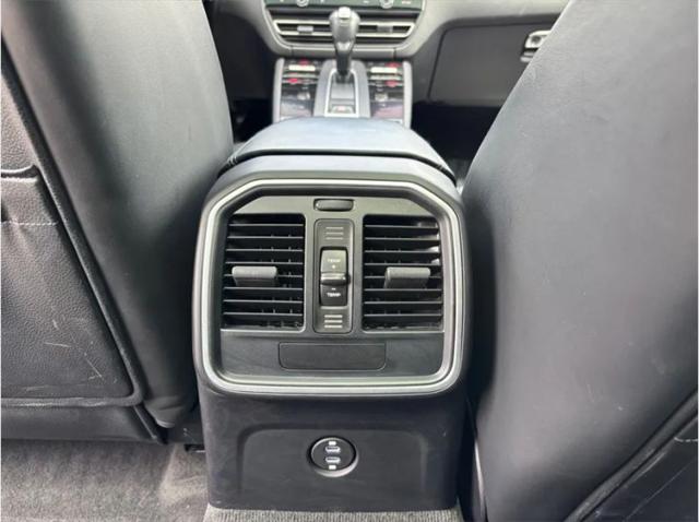 2023 Porsche Macan T