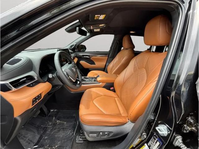 2023 Toyota Highlander Platinum
