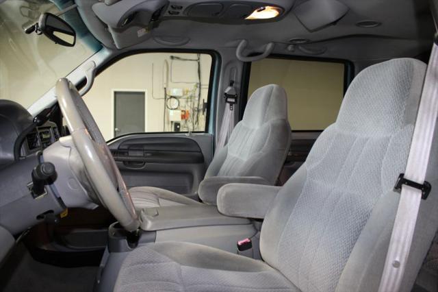 2000 Ford Excursion XLT