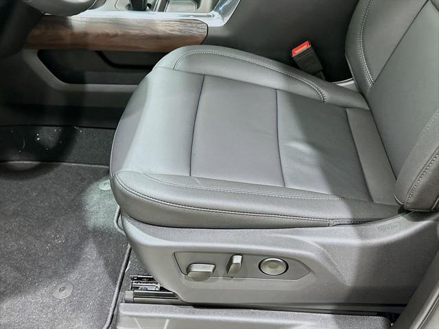 2026 GMC Sierra 1500 Crew Cab, Short Bed, SLT, RWD