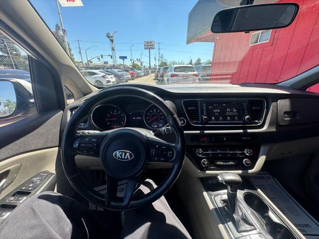 2017 Kia Sedona LX