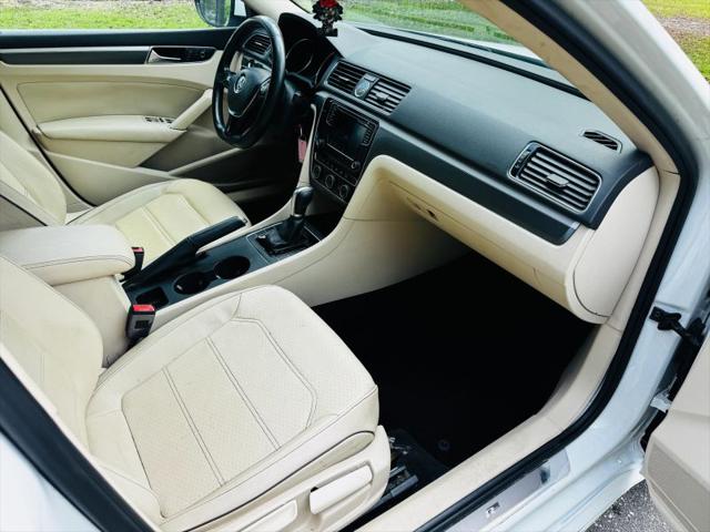 2017 Volkswagen Passat 1.8T R-Line