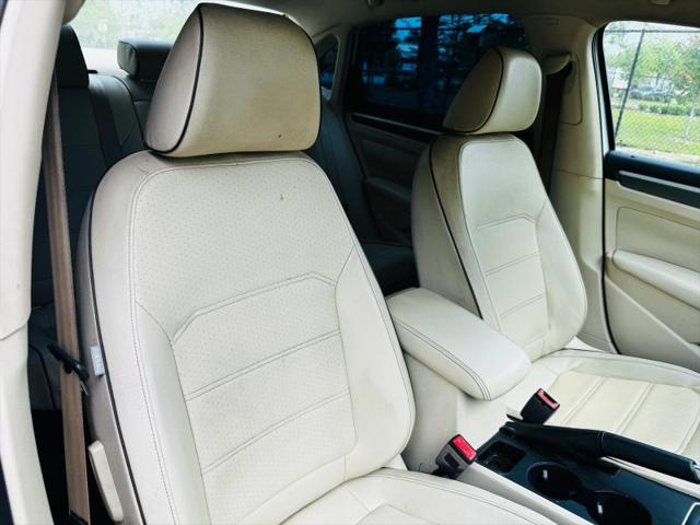 2017 Volkswagen Passat 1.8T R-Line