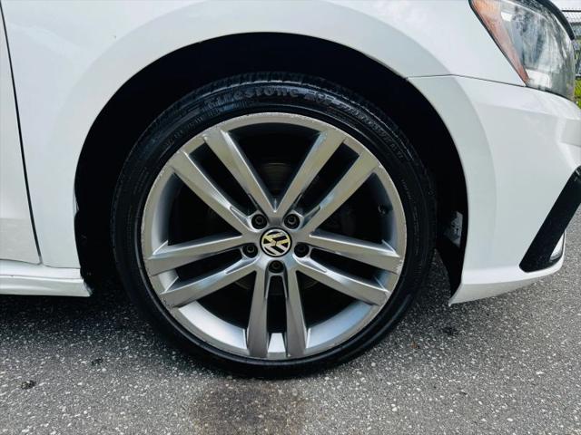 2017 Volkswagen Passat 1.8T R-Line
