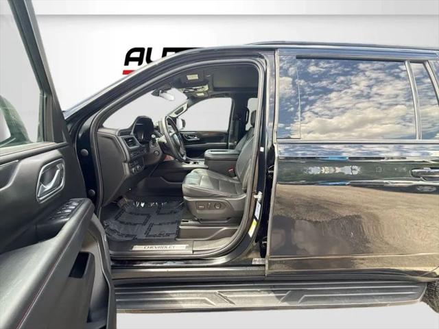 2022 Chevrolet Suburban 4WD RST
