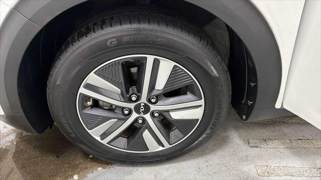 2022 Kia Niro LXS SE