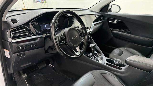 2022 Kia Niro LXS SE