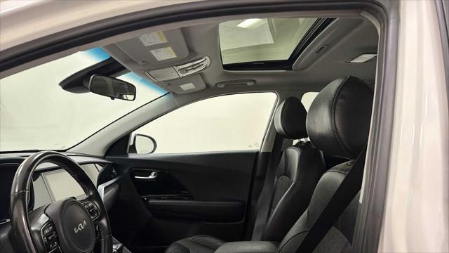 2022 Kia Niro LXS SE