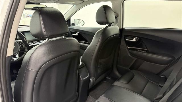 2022 Kia Niro LXS SE